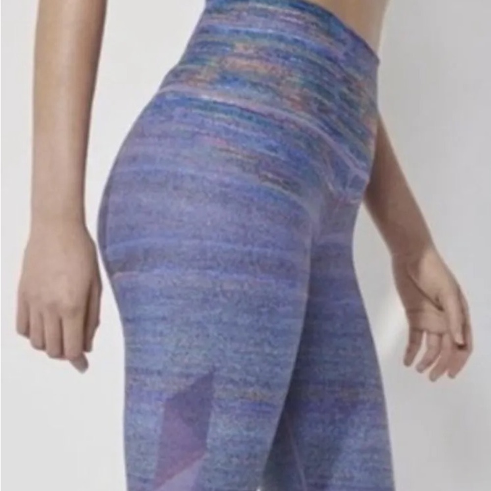 Peloton WITH Blizzard Capri Leggings Small